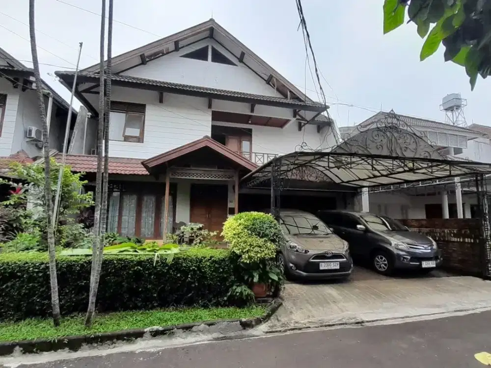 Dijual: 1 Rumah Tingkat nyaman dalam Town House di Pejaten, Jakarta Selatan