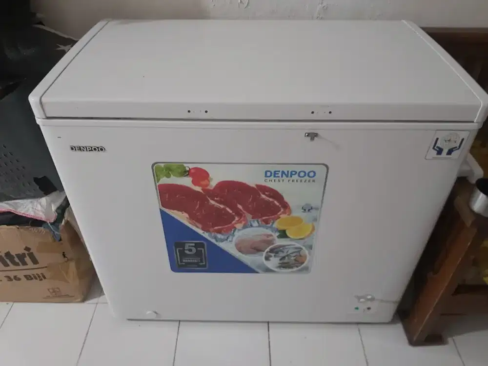 Freezer merk denpoo 235 liter rumahan second