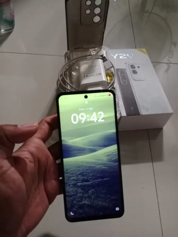 VIVO Y29 RAM 8+8 ROM 265 GB