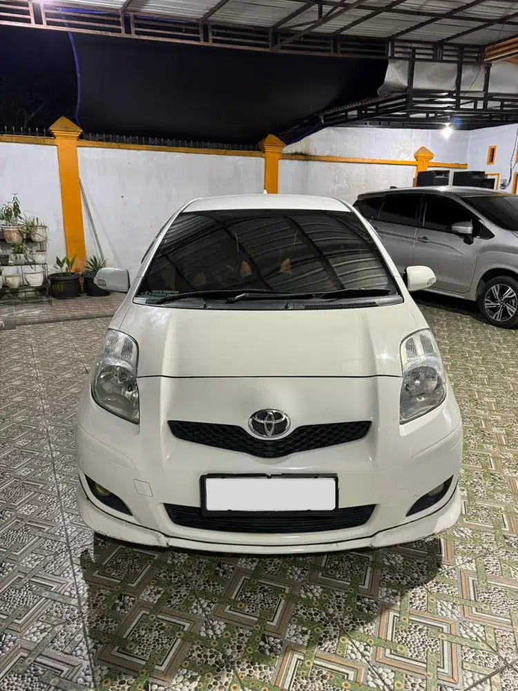 Toyota Yaris S 2010 Manual
