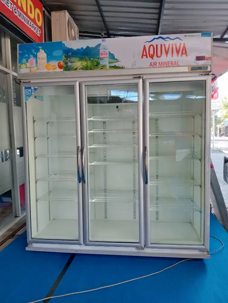 Showcase 3 pintu SANSIO 1500L