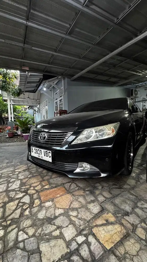 Toyota Camry V 2.5 2012