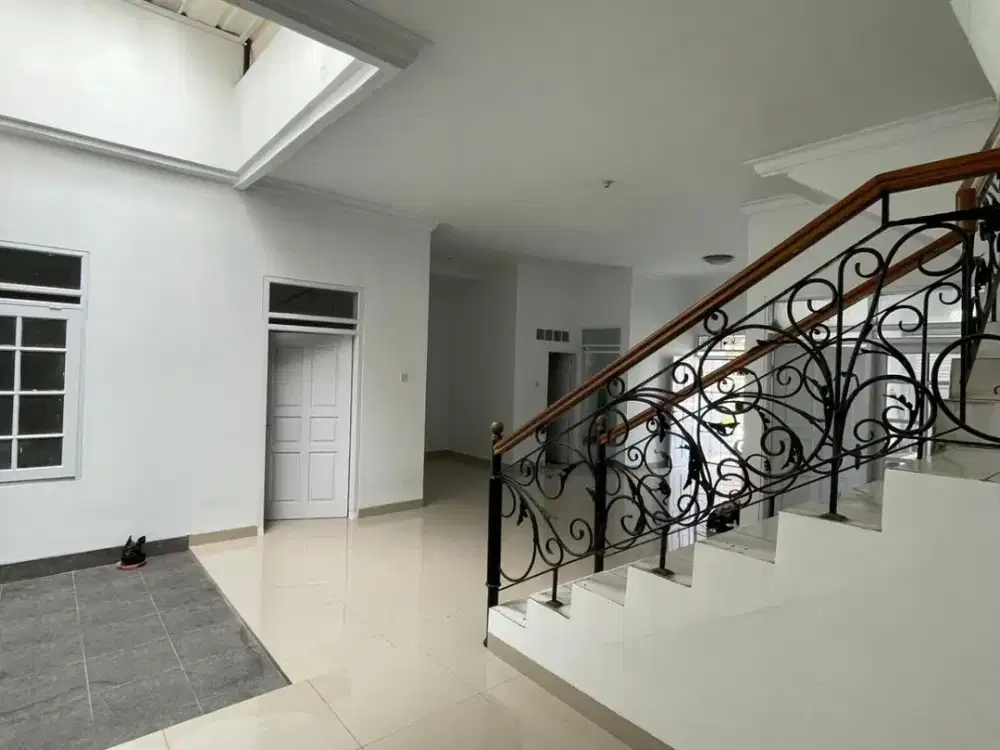 Dijual Cepat Rumah Bagus 2 Lantai Luas Tki 2 Patung Kuda Bandung
