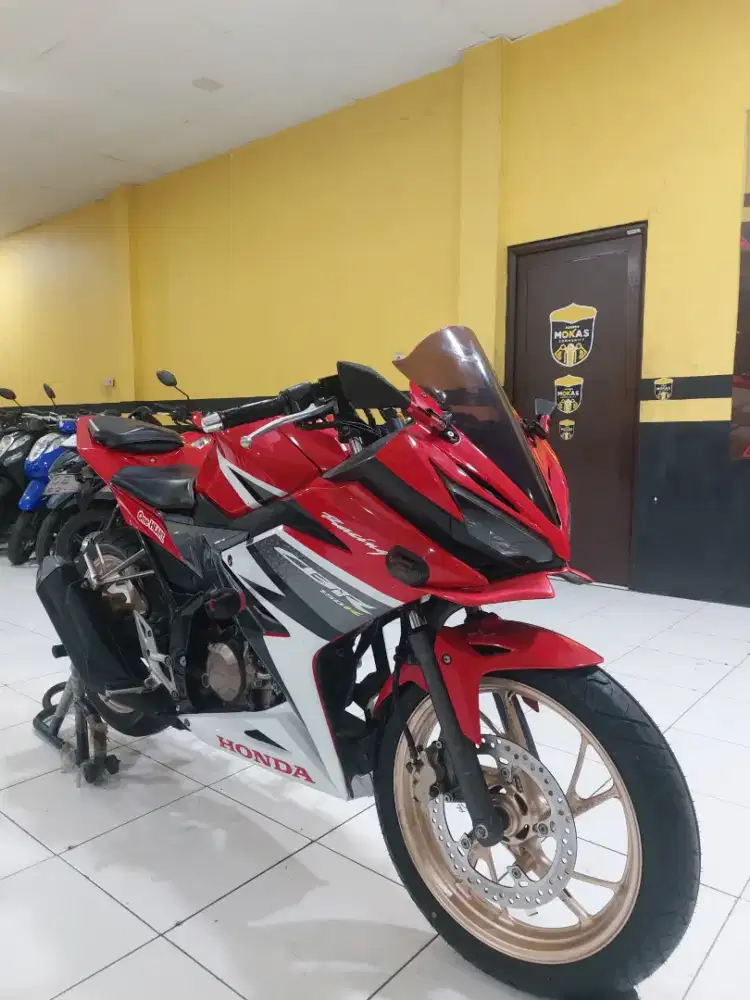 Di jual murah Honda CBR150R 2018