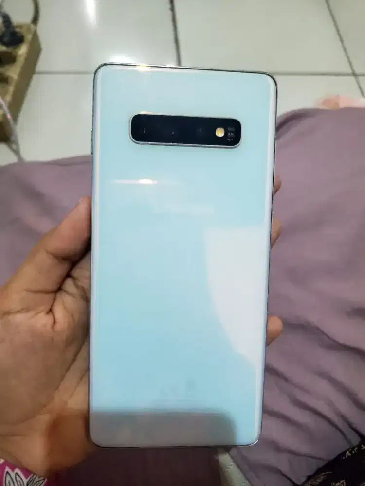 SAMSUNG s10 Plussss