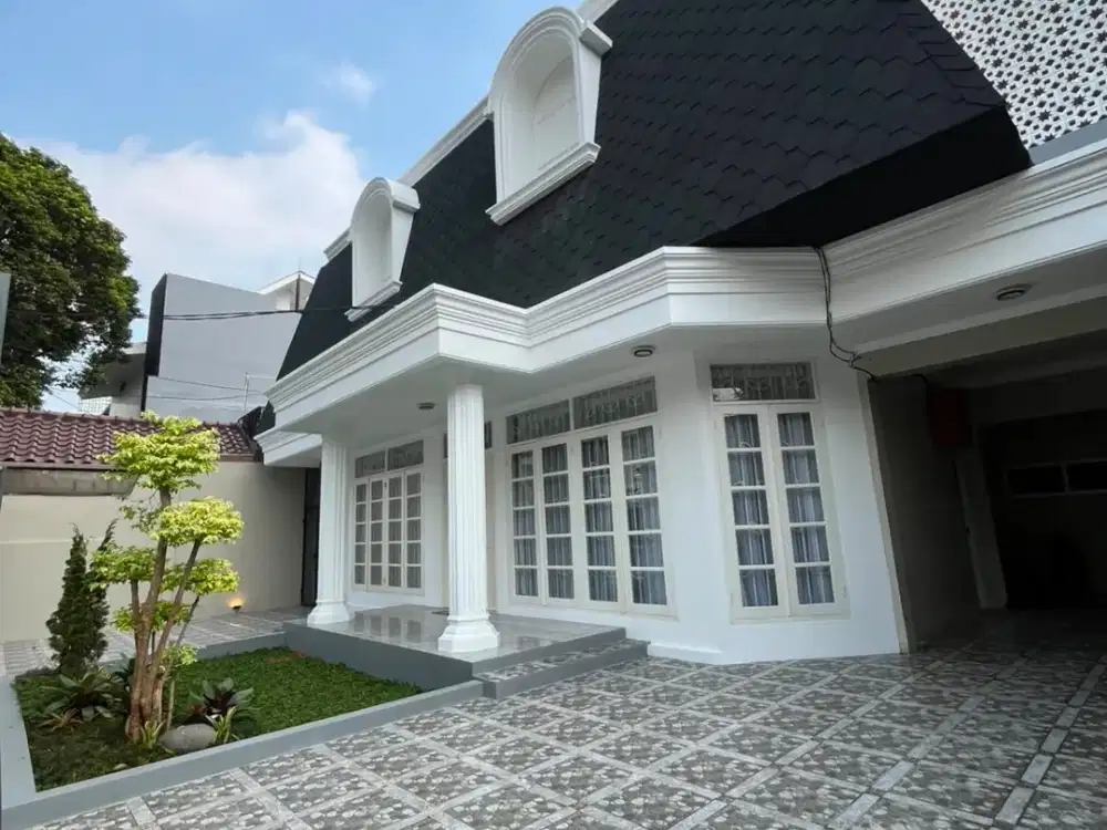 Rumah 2 Lantai di Area Kebayoran Baru Jaksel. Full Furnished