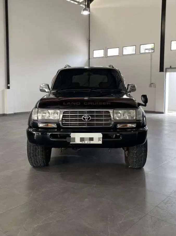 TOYOTA LANDCRUISER VX80 1996