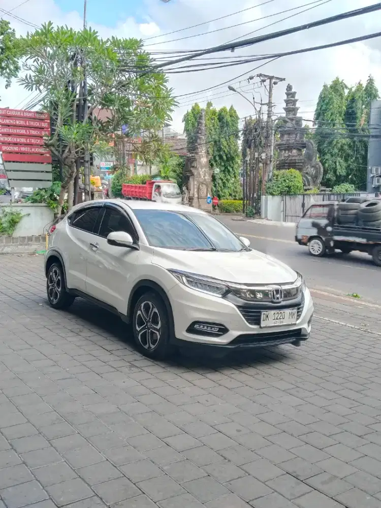 HONDA HR-V SE NEW MODEL 2019 ASLI BALI LOW KM SEPERTI BARU