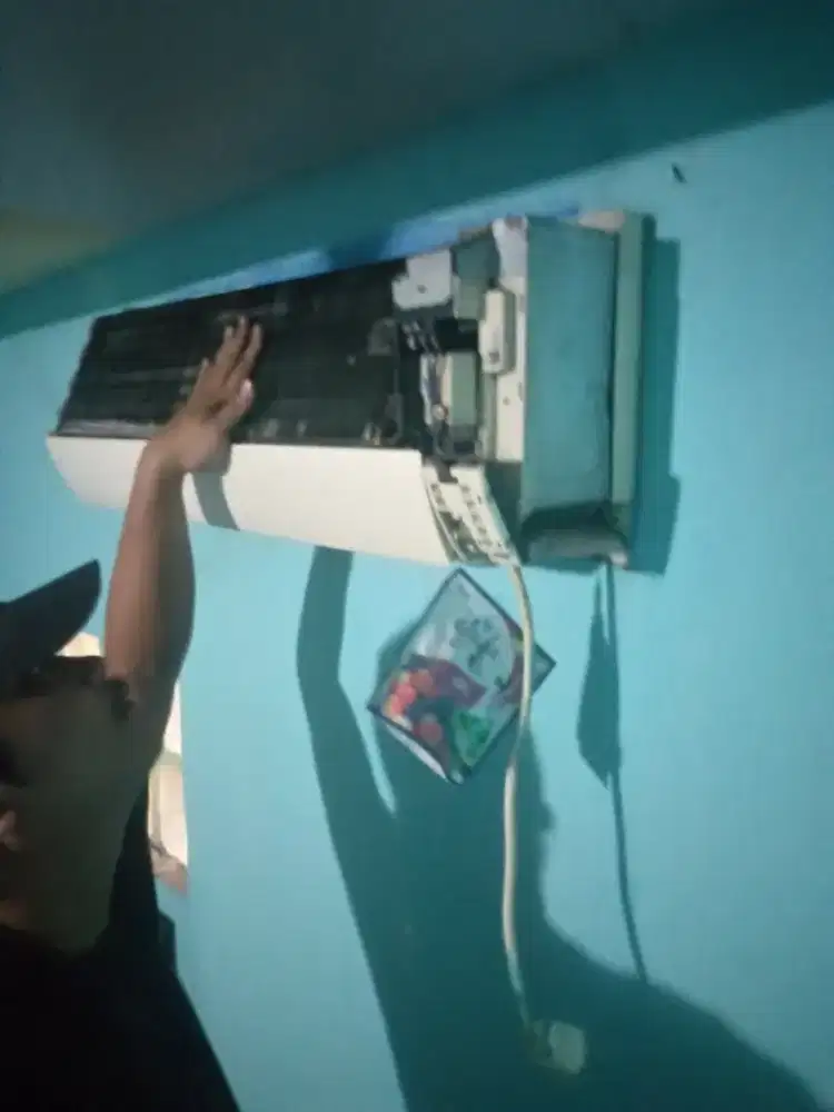 Jasa cuci ac tambah vreon tuker yunit ac dll