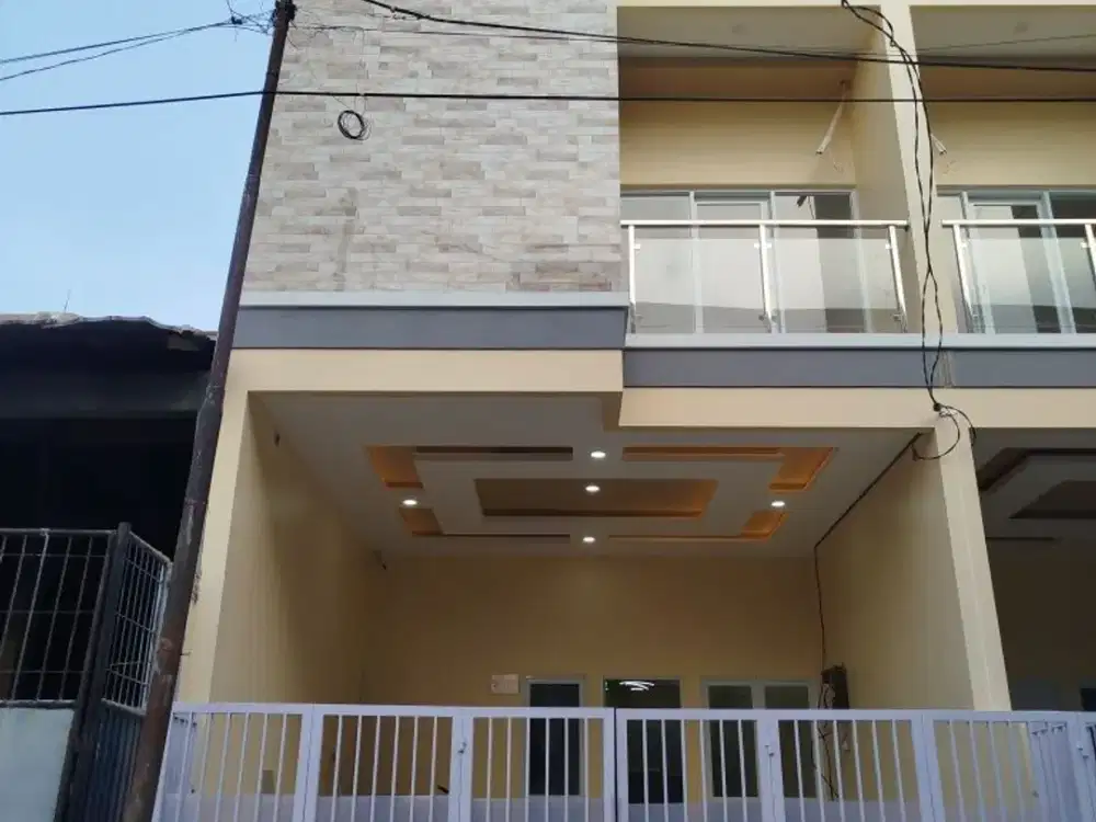 Rumah Kuning Harga Miring Kondisi Glowing