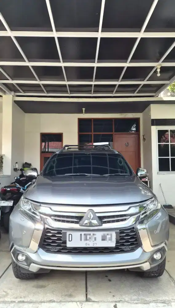 Pajero Sport Dakar 4x2 Automatic 2018 LOW KM