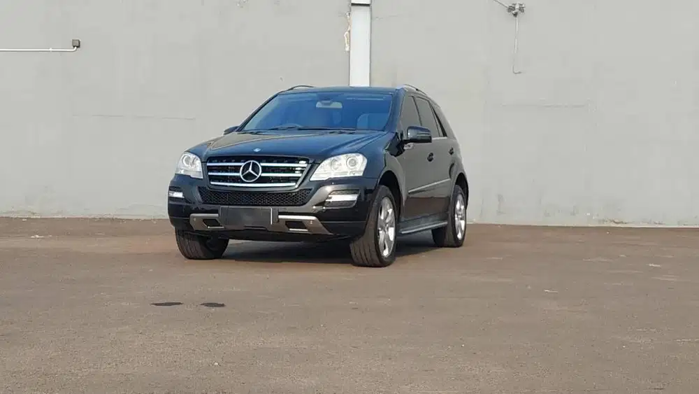 Mercedes Benz Mercy ML 300 ML300 AWD AT 2011 Black on Beige