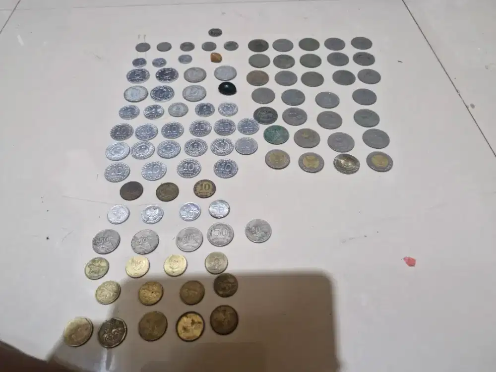 Mata uang kuno dijual