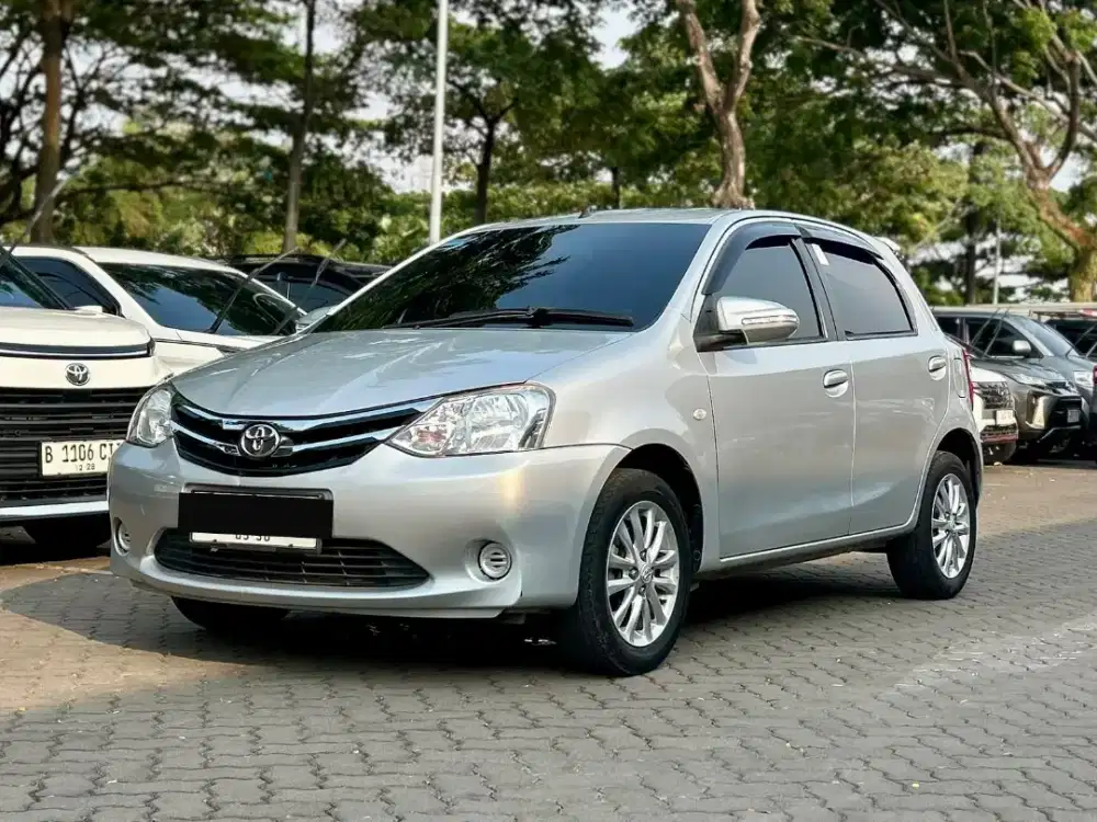 TANGAN 1 DARI BARU, KM 27RB!! TOYOTA ETIOS VALCO 1.2 E MT 2015 SILVER