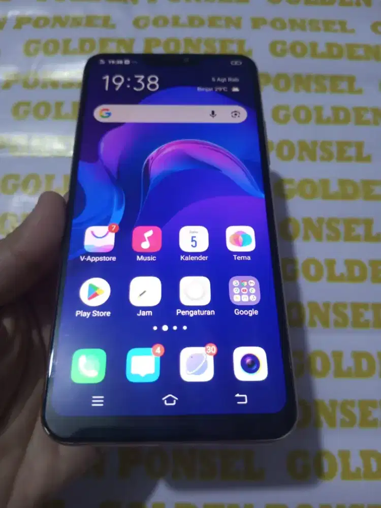 Vivo V9-Finger.4G.Ram 4/64GB.ORI.GOLDEN PONSEL