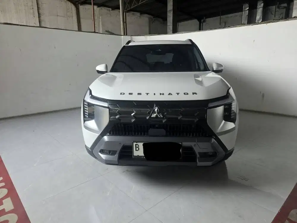 low km 11rban Mits Destinator Ultimate Premium AT ( Matic ) 2025 Putih