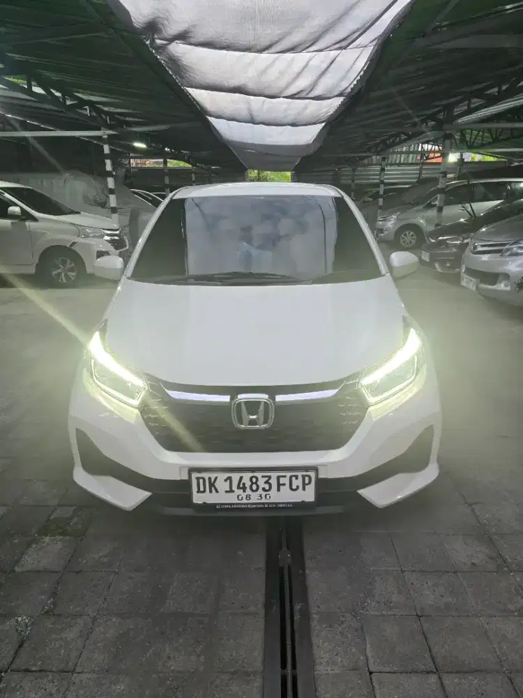 Brio Satya 1.2 e cvt 2024 Putih