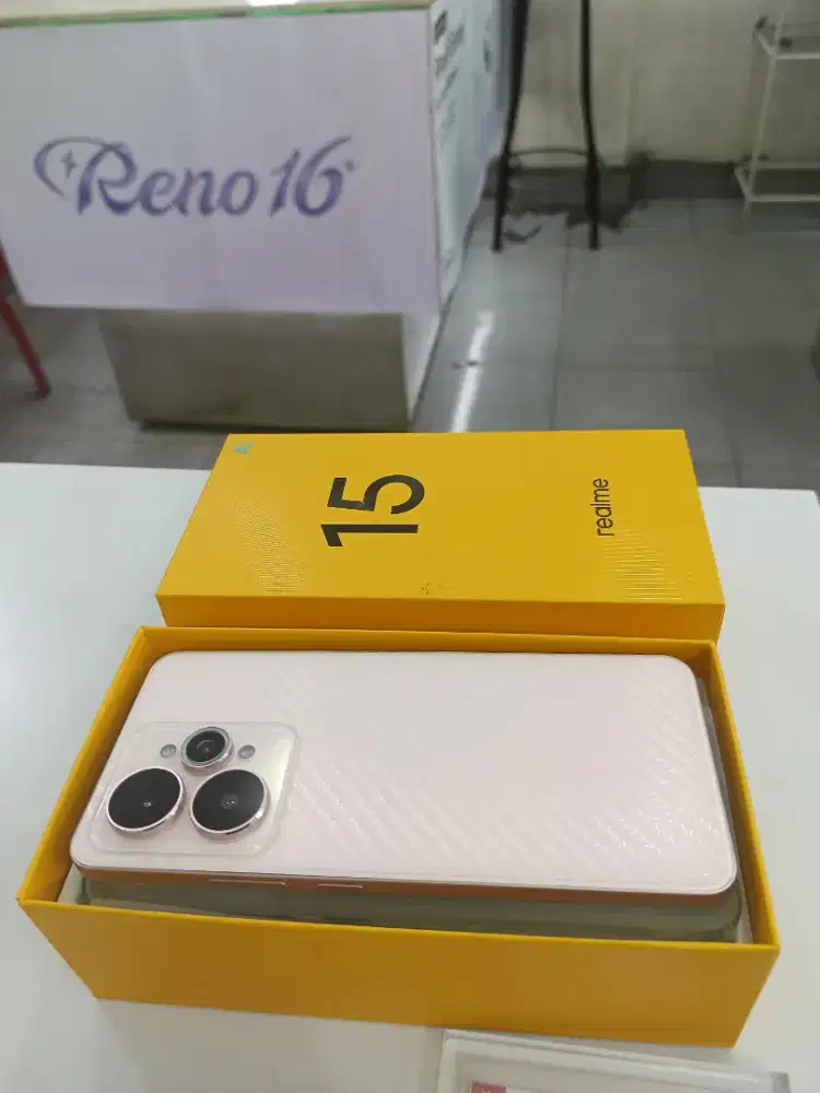 Realme 15 5G 8/256,no minus,belum pernah bongkar,mulus lengkap,