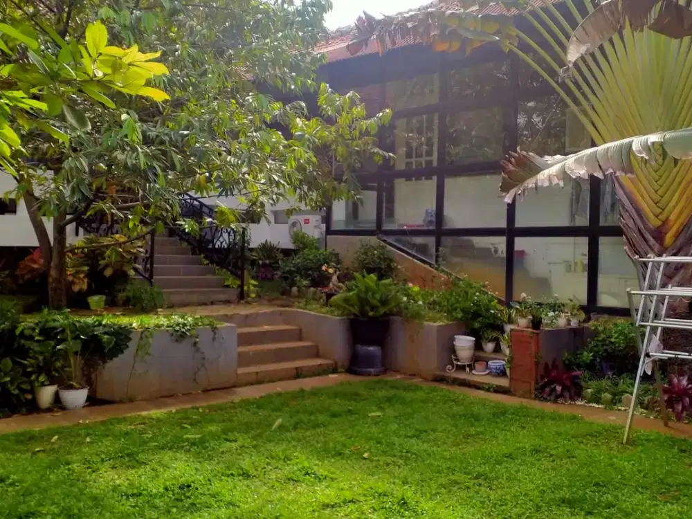 Rumah di Kemang Jakarta Selatan. Zona Komersil dan SHM