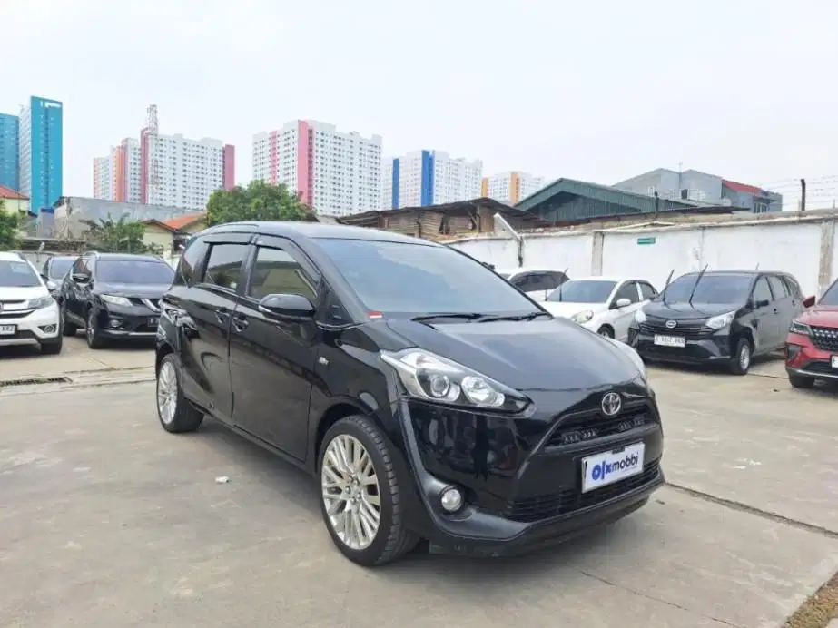 KM Rendah - Toyota Sienta 1.5 V Bensin-MT 2018