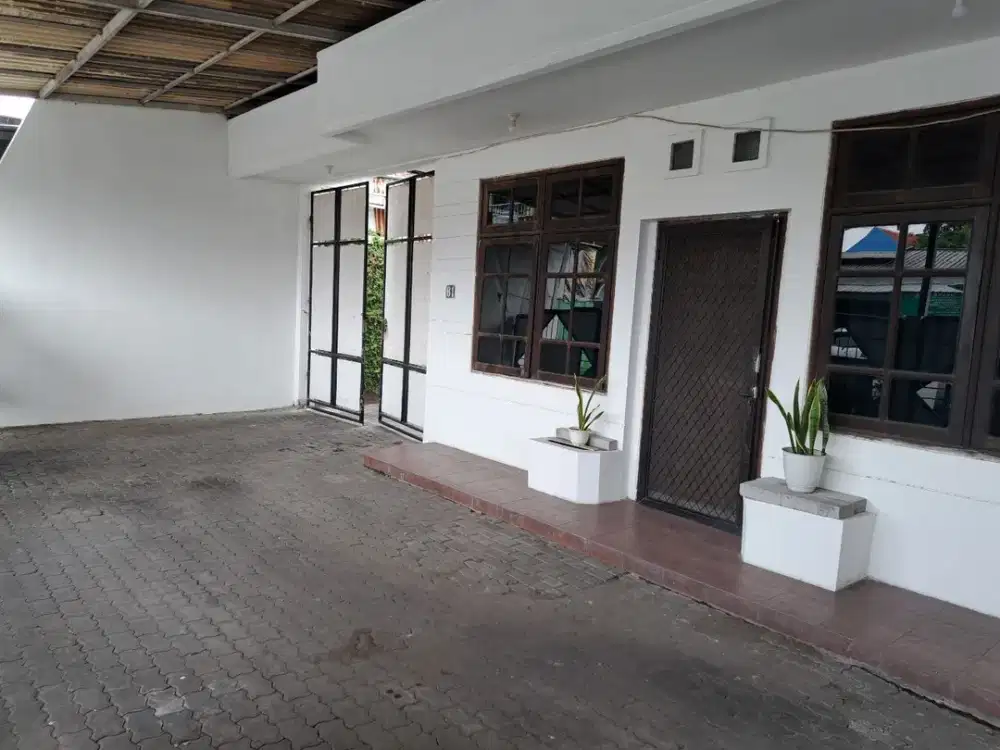 Rumah+Koasan Raya Kutisari Selatan  , Row jalan bisa 4 mobil