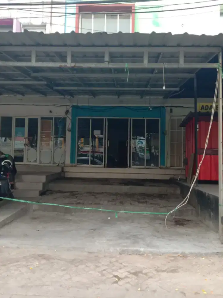 Di kontrakan ruko citraland puri