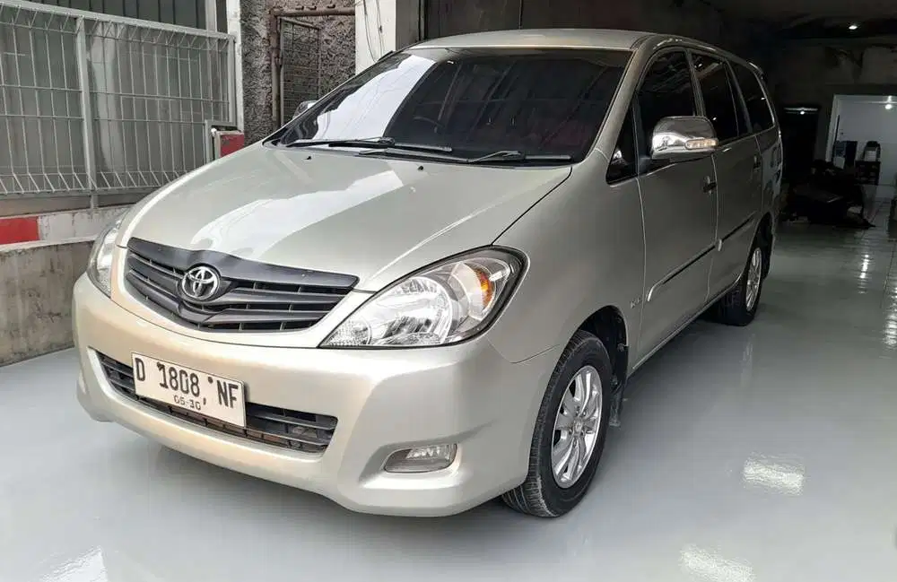 Toyota Kijang Innova 2015 Bensin