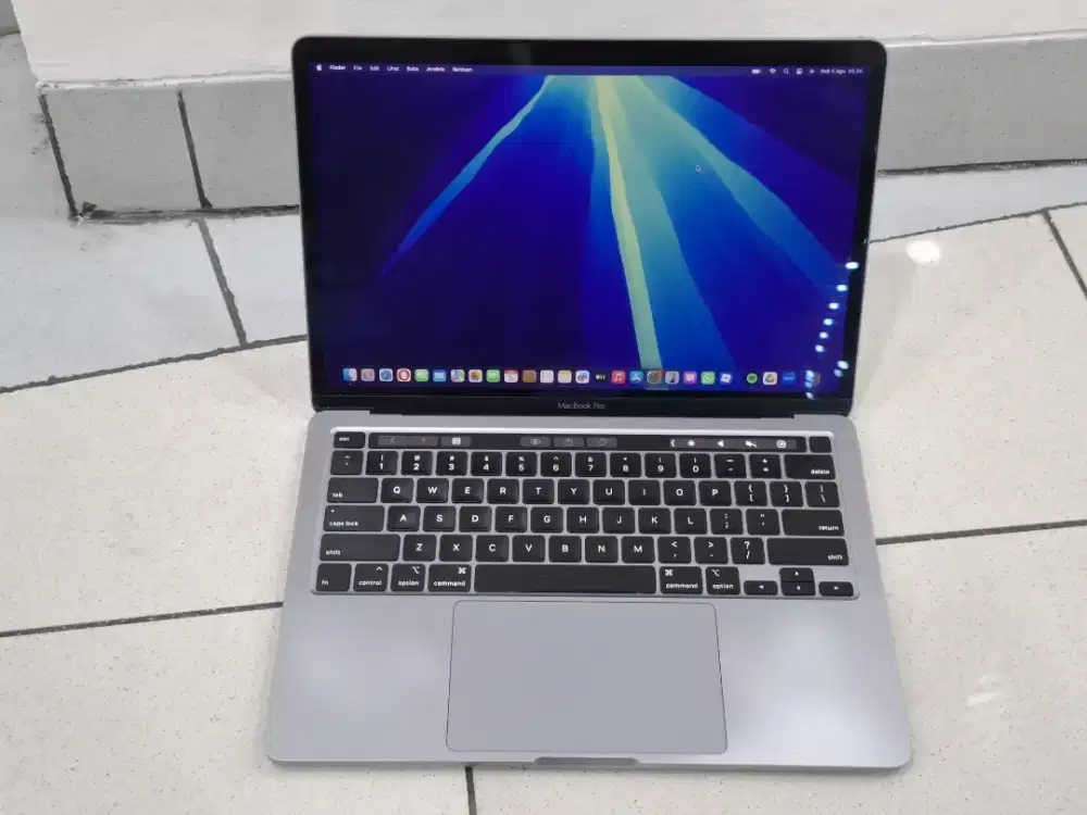 Macbook Pro 2020/intel core i5 / RAM 8 GB /SSD 512GB /TOUCBAR
