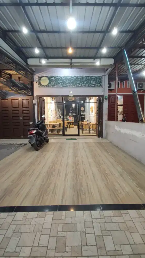 Sewa Ruko 3 Lantai - Terawat Bersih