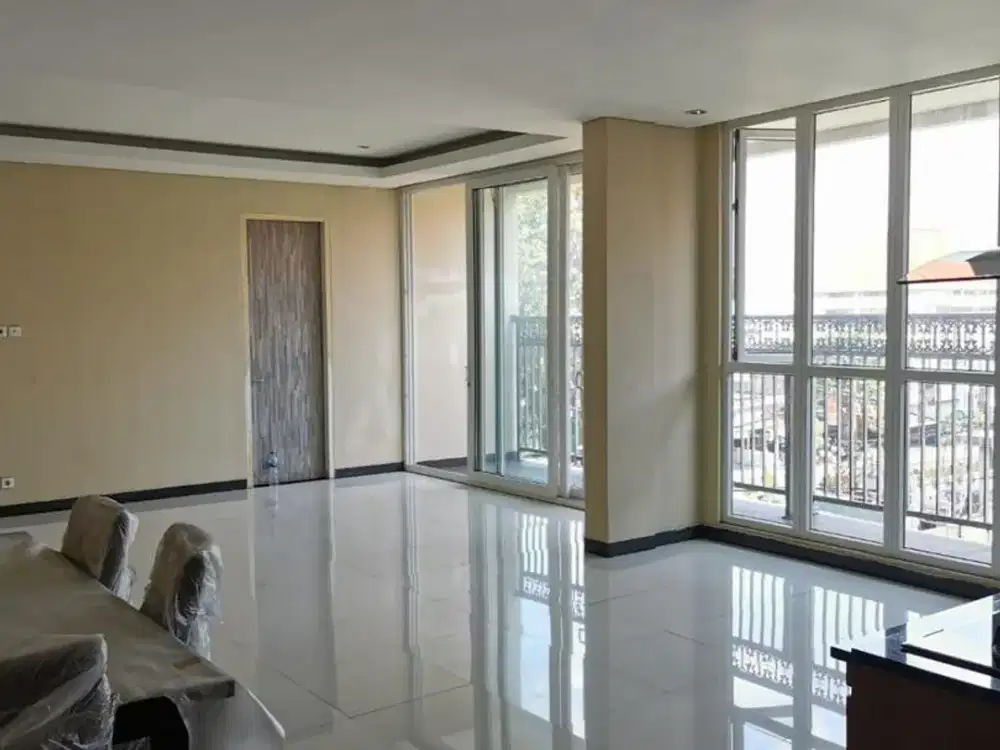 Gedung 3 Lantai Cocok untuk kantor dan usaha Dijual, di Denpasar Barat