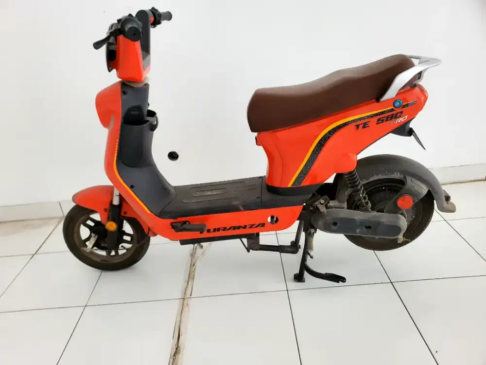 JUAL CEPAT SEPEDA LISTRIK TURANZA SECOND TERMURAH !