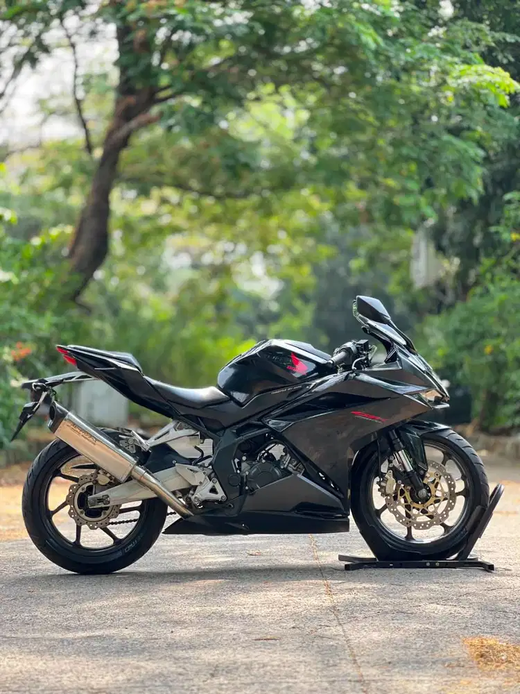 HONDA CBR250RR NON ABS 2018 BLACK FREEDOM KM LOW SUPER GRESS