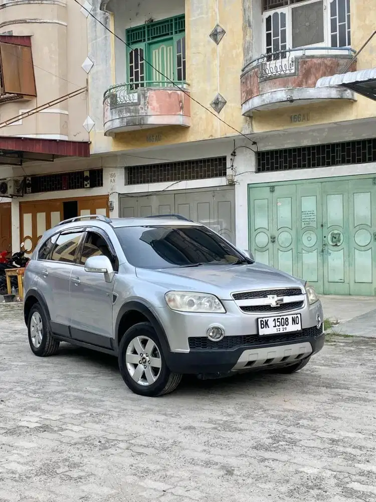 Kondisi seperti baru, Odo80rb-an Chevrolet Captiva 2.4LT A/T 2010