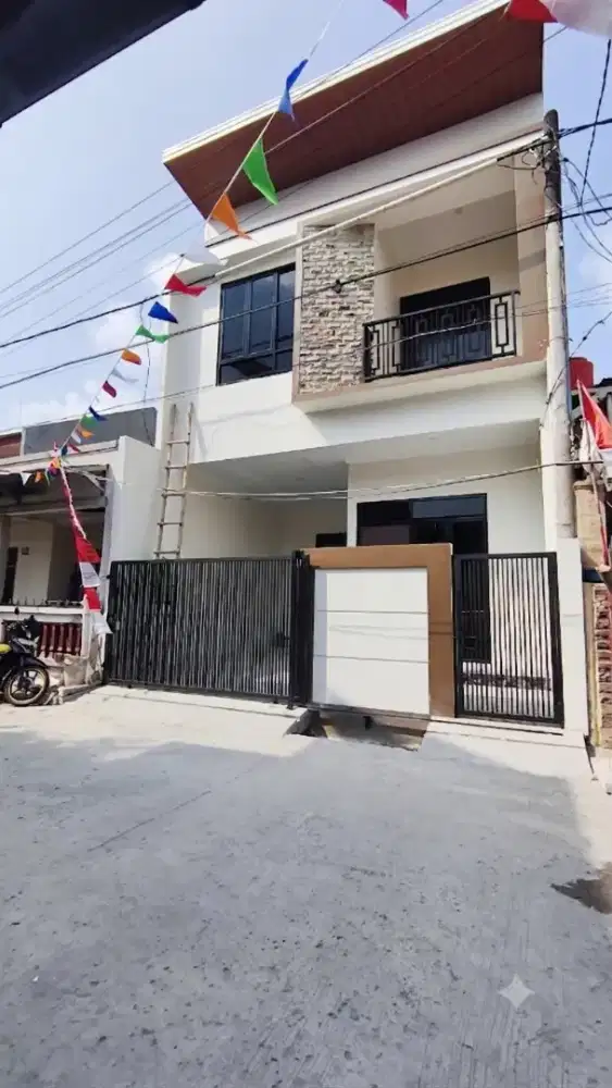 Di jual rumah tingkat pondok ungu dekat ruko bebas banjir
