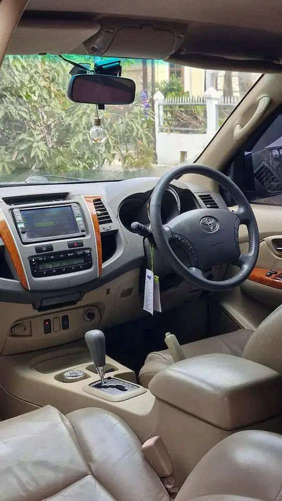 Toyota Fortuner 2010 Bensin