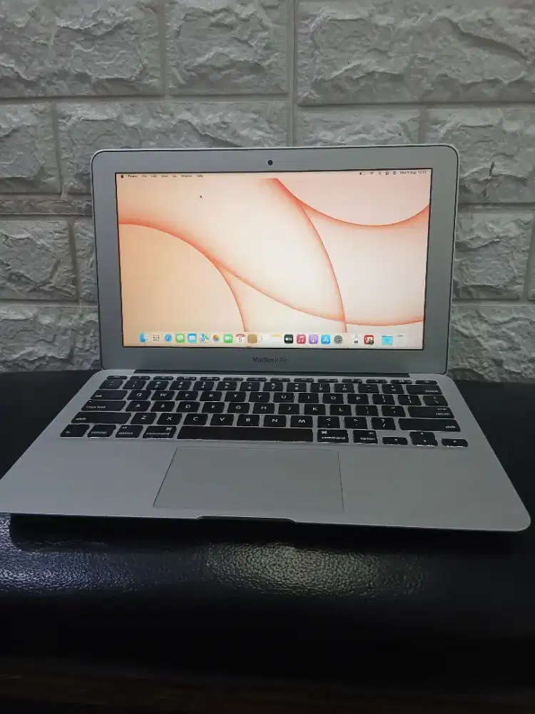 Dijual *Macbook air 11 2015* ( i5/4gb/ssd 128gb)