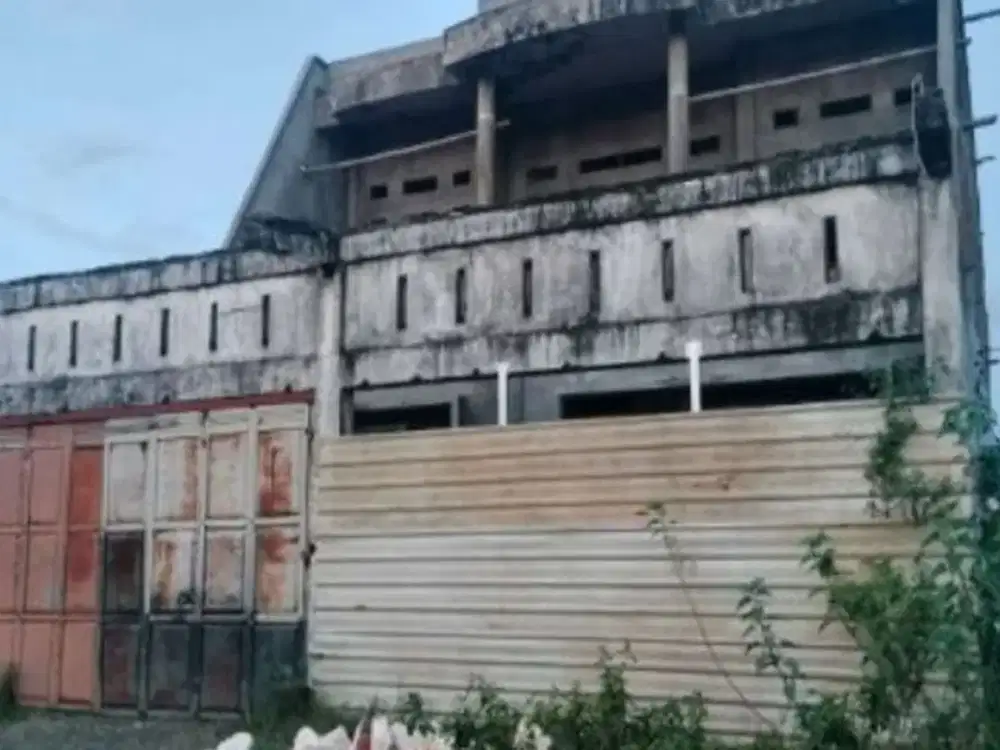 Dijual Rumah Tua sekitar Jalan Poros Maros, Bontomatene
