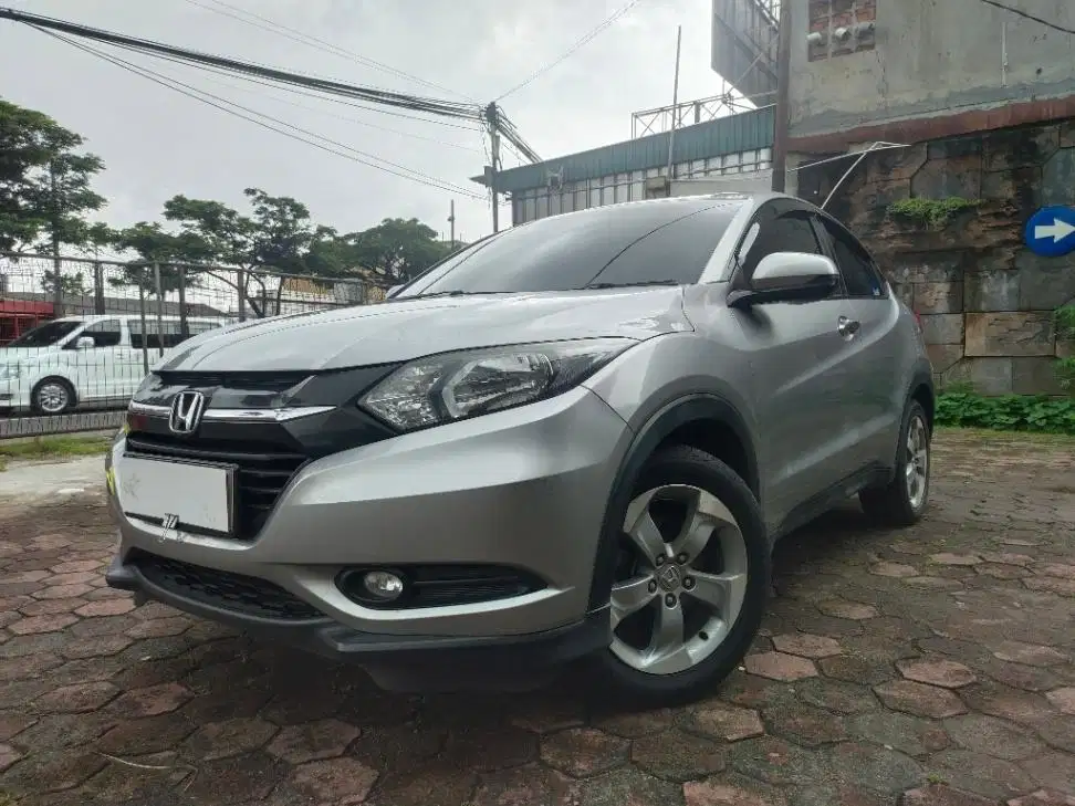 DP MURAH Honda HR-V 1.5 E Bensin-AT 2017 Abu CNRBB