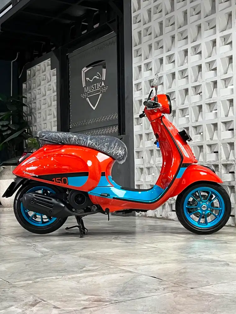 VESPA PRIMAVERA COLORVIBE 2023 - Chintia Mustika