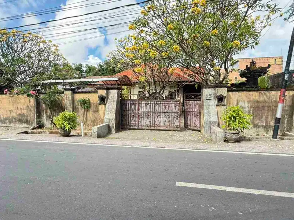 Tanah isi Bangunan Rumah di Pondok Indah Ubung Dekat Gatsu Barat Buluh Indah Cargo