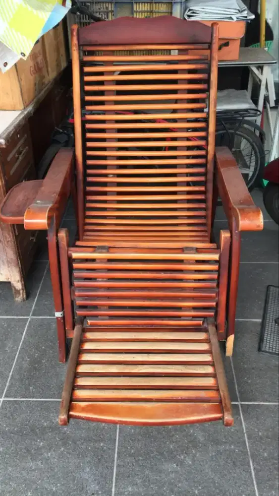 Kursi kayu goyang/kursi santai kayu