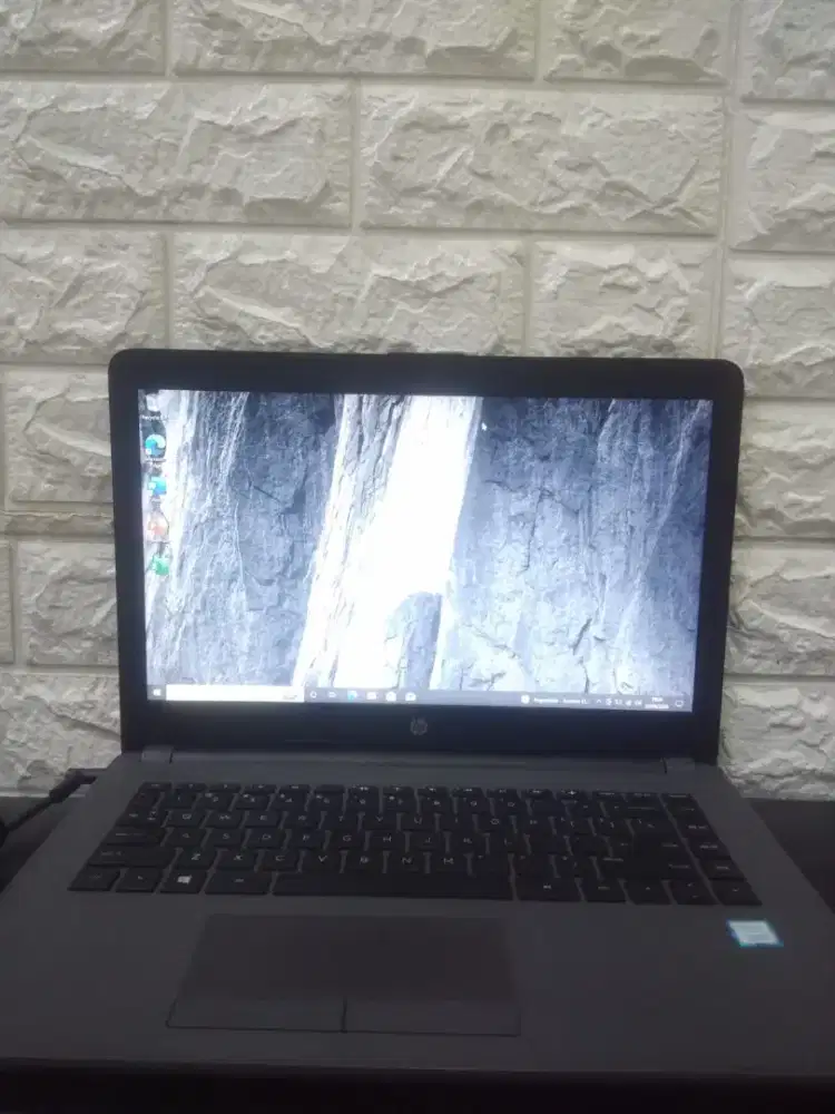 Dijual Hp 240 gb ( i5 gen 7/ 4gb/ 1tb)