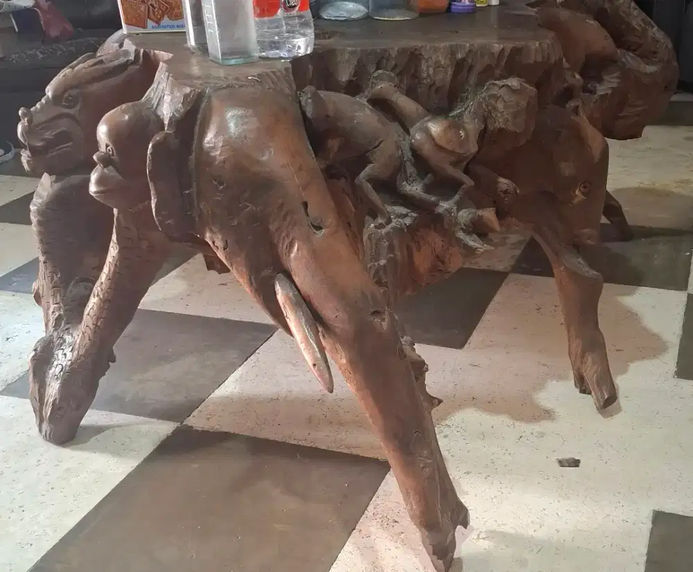 Meja akar kayu jati