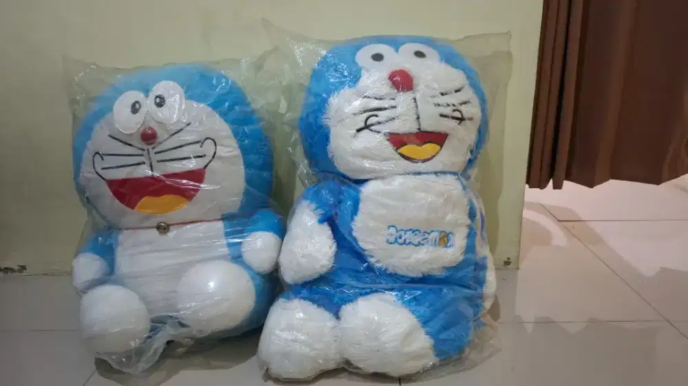 Boneka doraemon