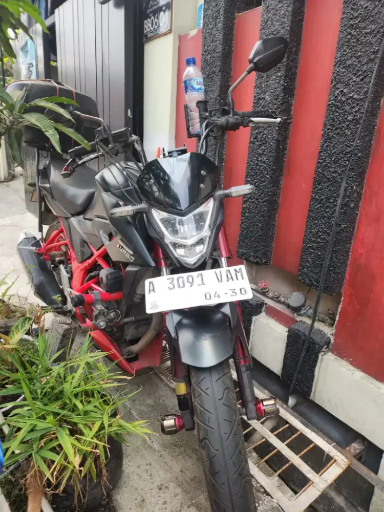 Honda CB150 R StreetFire Hitam Merah