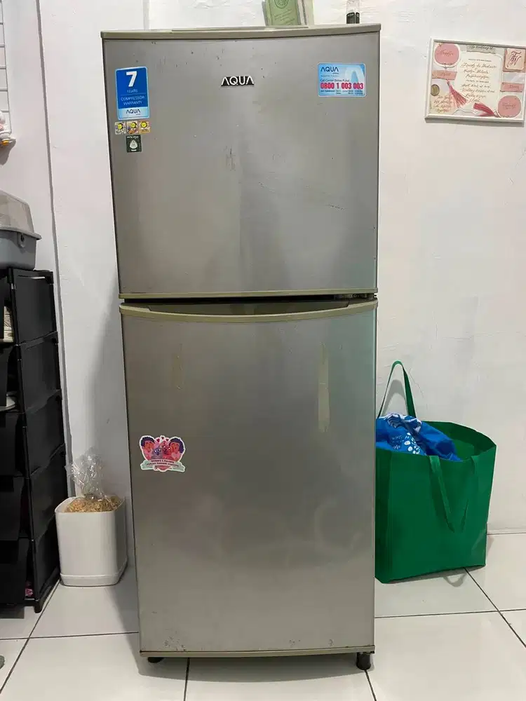 Jual kulkas bekas AQUA