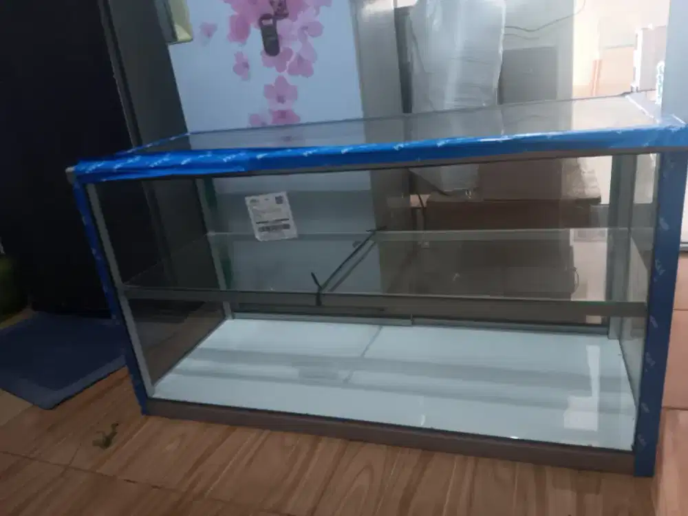 Dijual etalase baru