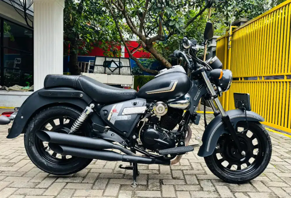 Benelli motobi 200 efi