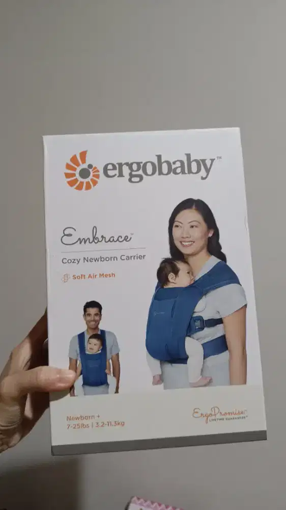 Gendongan bayi Ergobaby Embrace