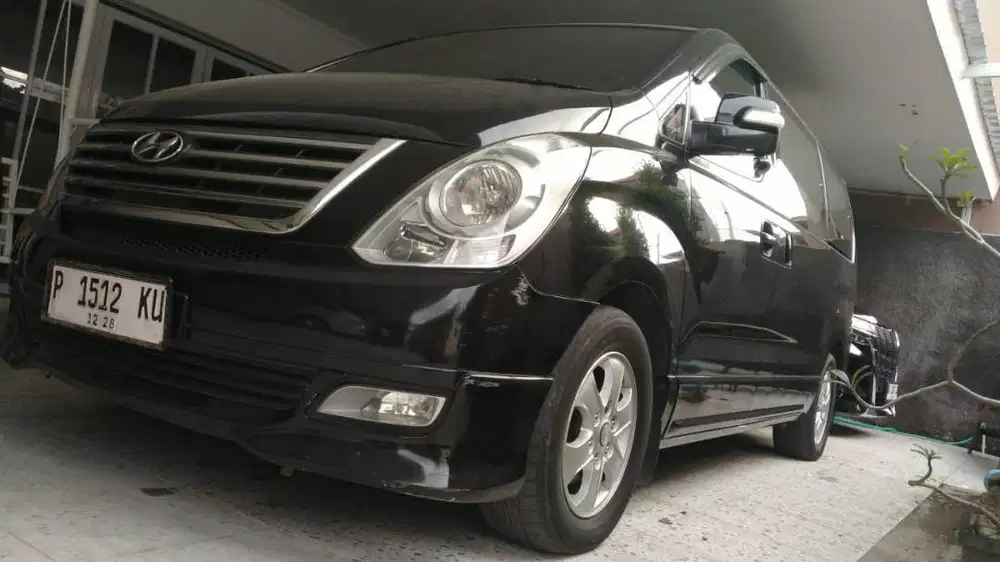 Di jual Hyundai H-1 , diesel, automatic , CRDI, tahun 2012
